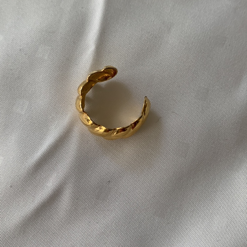 Gold Tone Shrimp Croissant Ring Adjustable - Picture 3 of 6